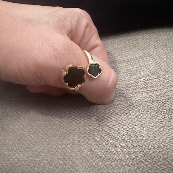 Necklace, earrings, ring and bangle bracelet set - Picture 3 of 7